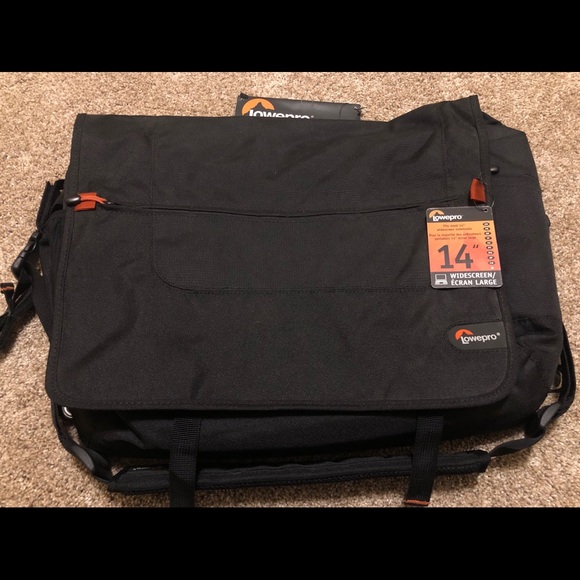 Lowepro Other - NWT Lowepro Messenger Factor M Computer Bag Black